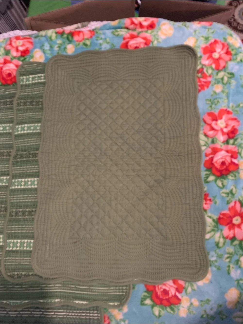 4 Piece Sage Green Quilted Placemat Set With Scalloped Edges Reversible
